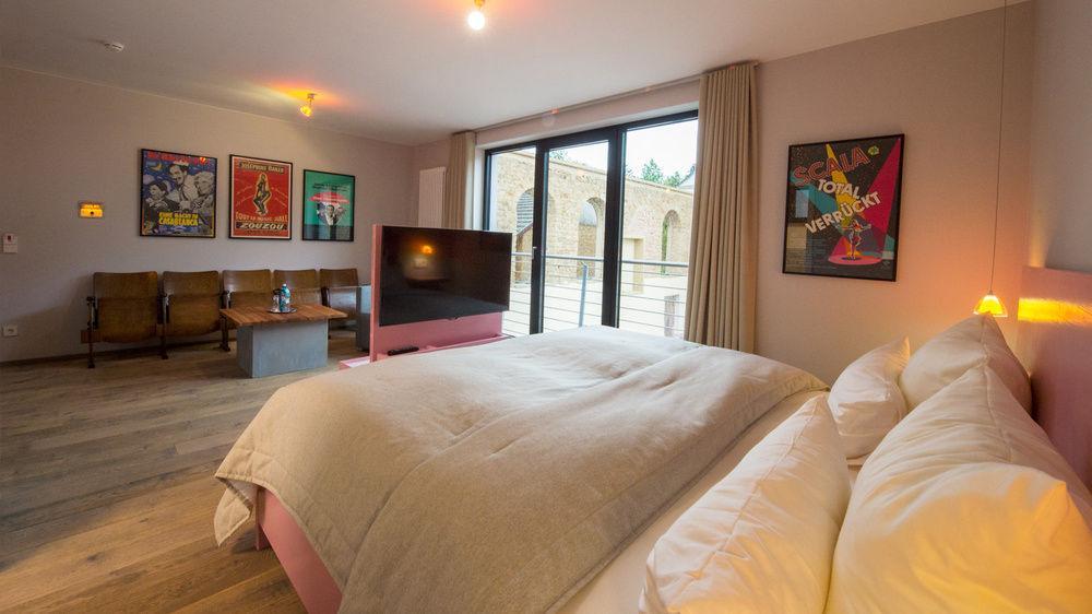 Romantik Hotel Meisenheimer Hof Bagian luar foto