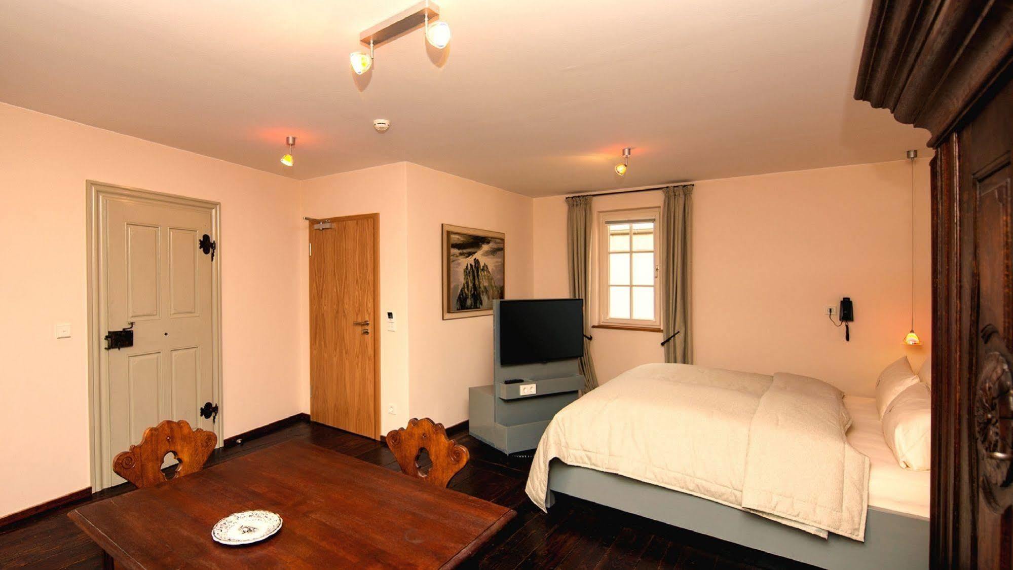 Romantik Hotel Meisenheimer Hof Bagian luar foto