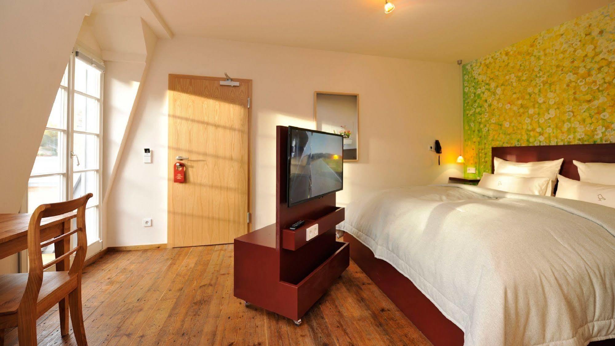 Romantik Hotel Meisenheimer Hof Bagian luar foto