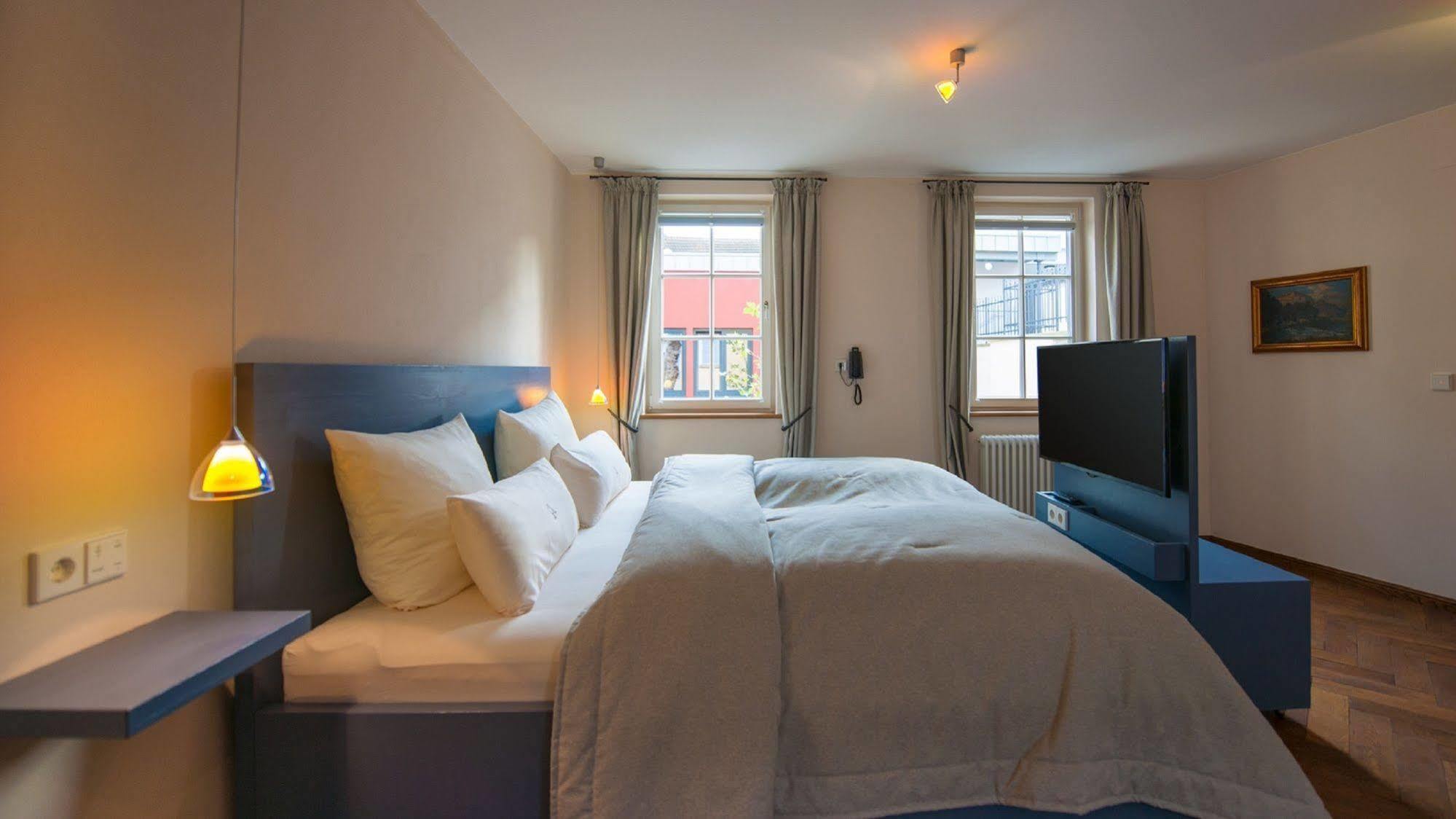 Romantik Hotel Meisenheimer Hof Bagian luar foto