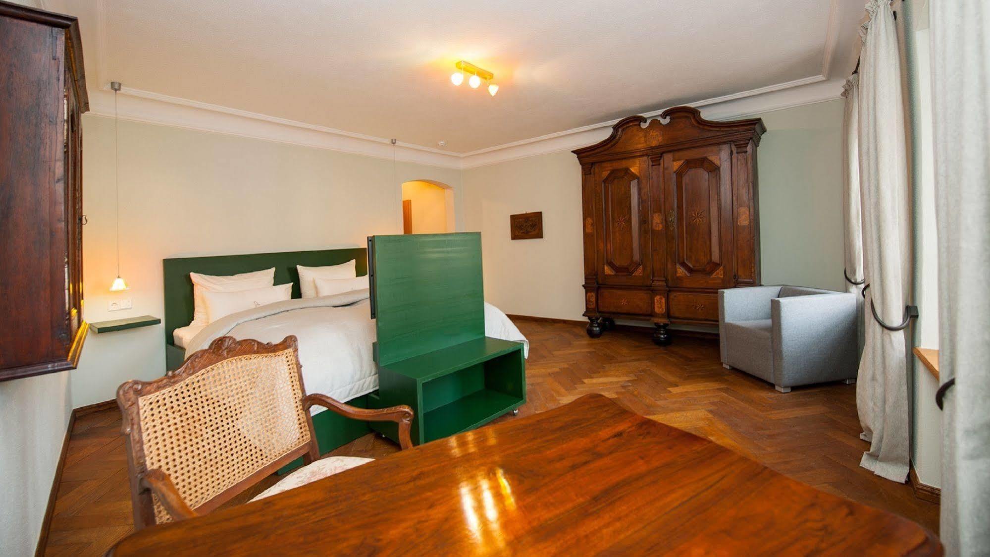 Romantik Hotel Meisenheimer Hof Bagian luar foto