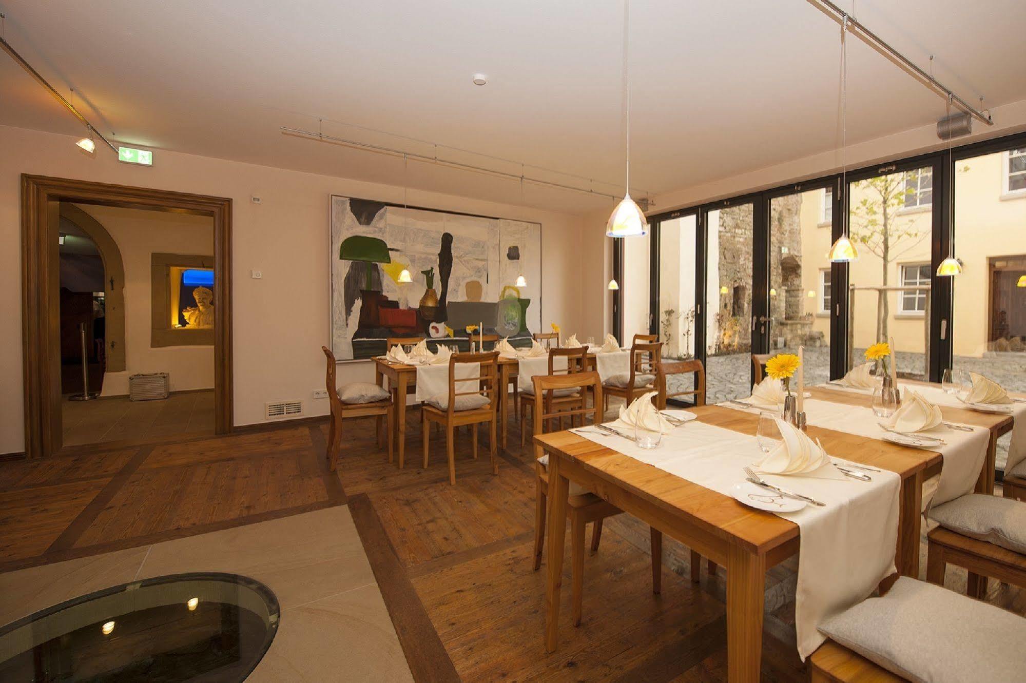 Romantik Hotel Meisenheimer Hof Bagian luar foto
