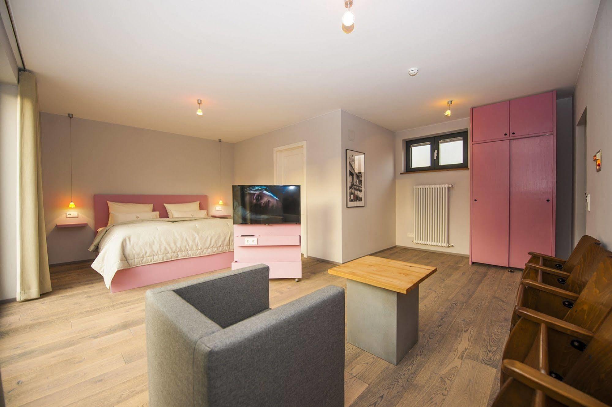 Romantik Hotel Meisenheimer Hof Bagian luar foto