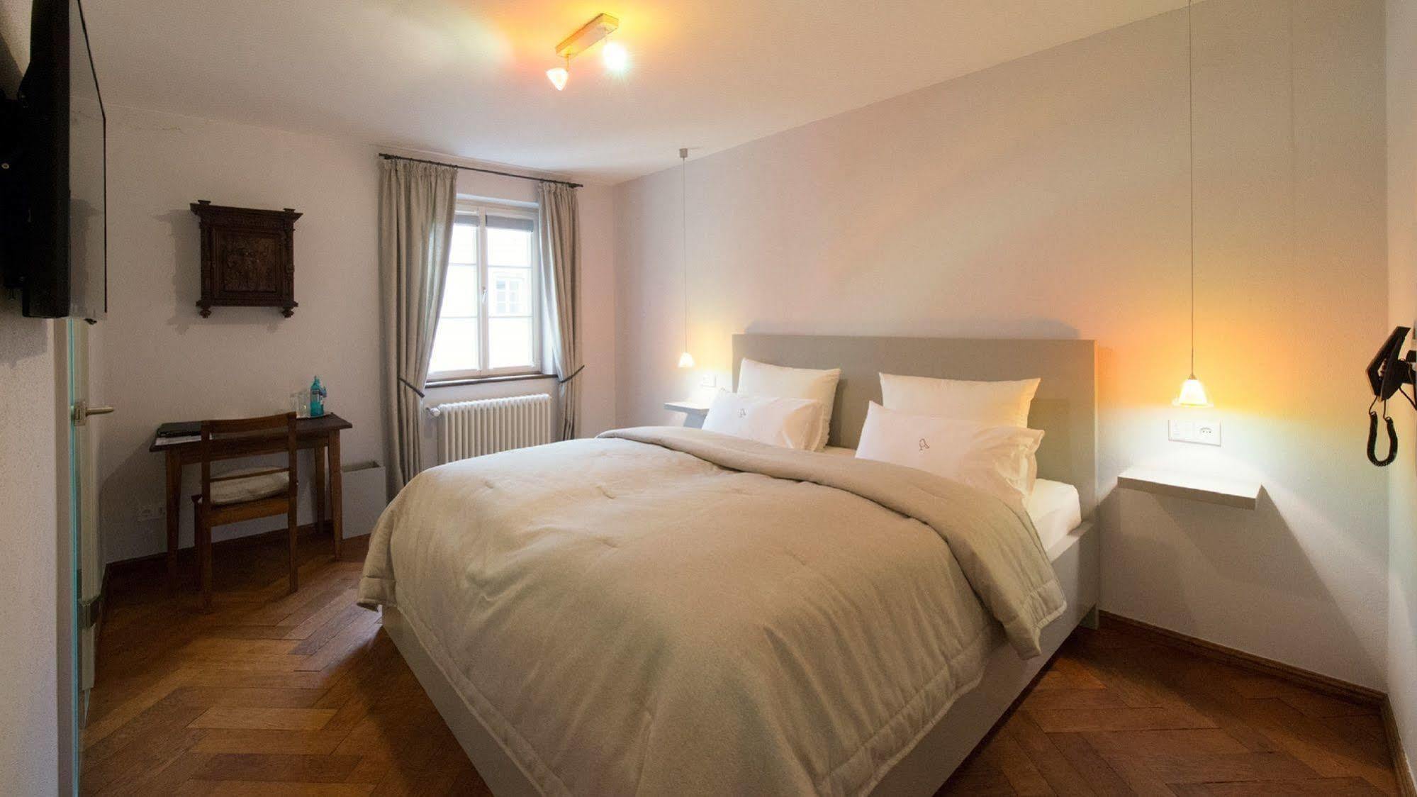 Romantik Hotel Meisenheimer Hof Bagian luar foto